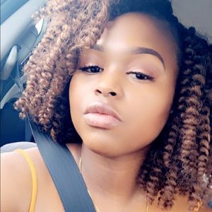 Meet your Posher, Deasha